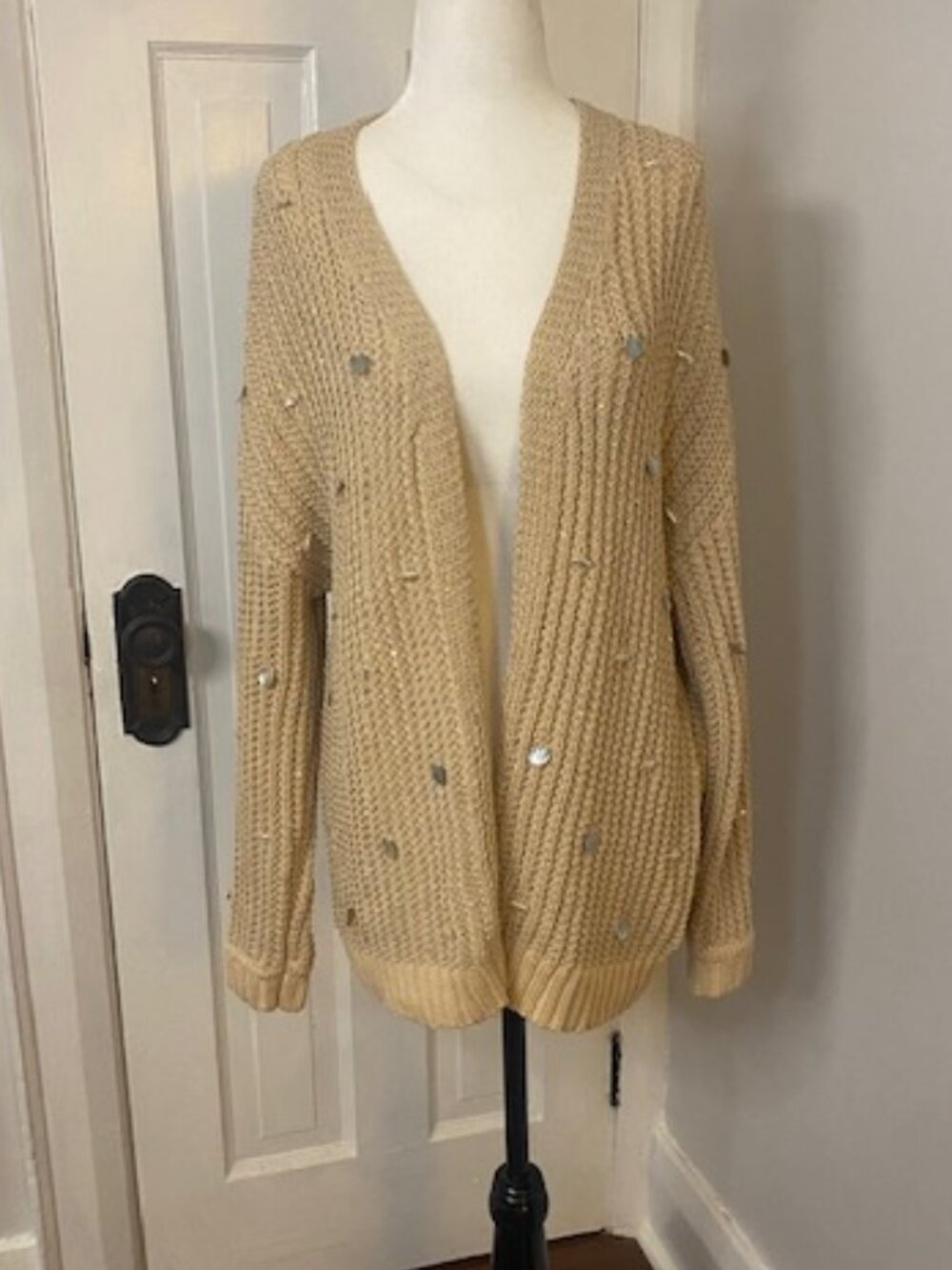 Anthropologie Chunky Knit open Cardigan Mother Of Pearl beads Beige One Size